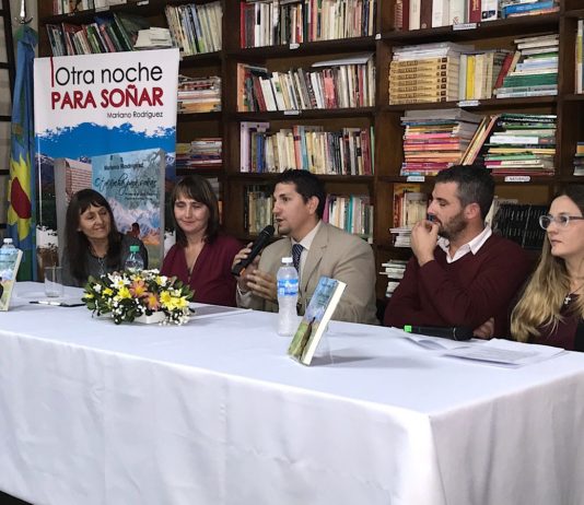 El escritor Mariano Rodríguez presento su novela