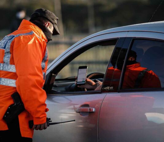 Se suspenden bares y se limita la circulación en el distrito